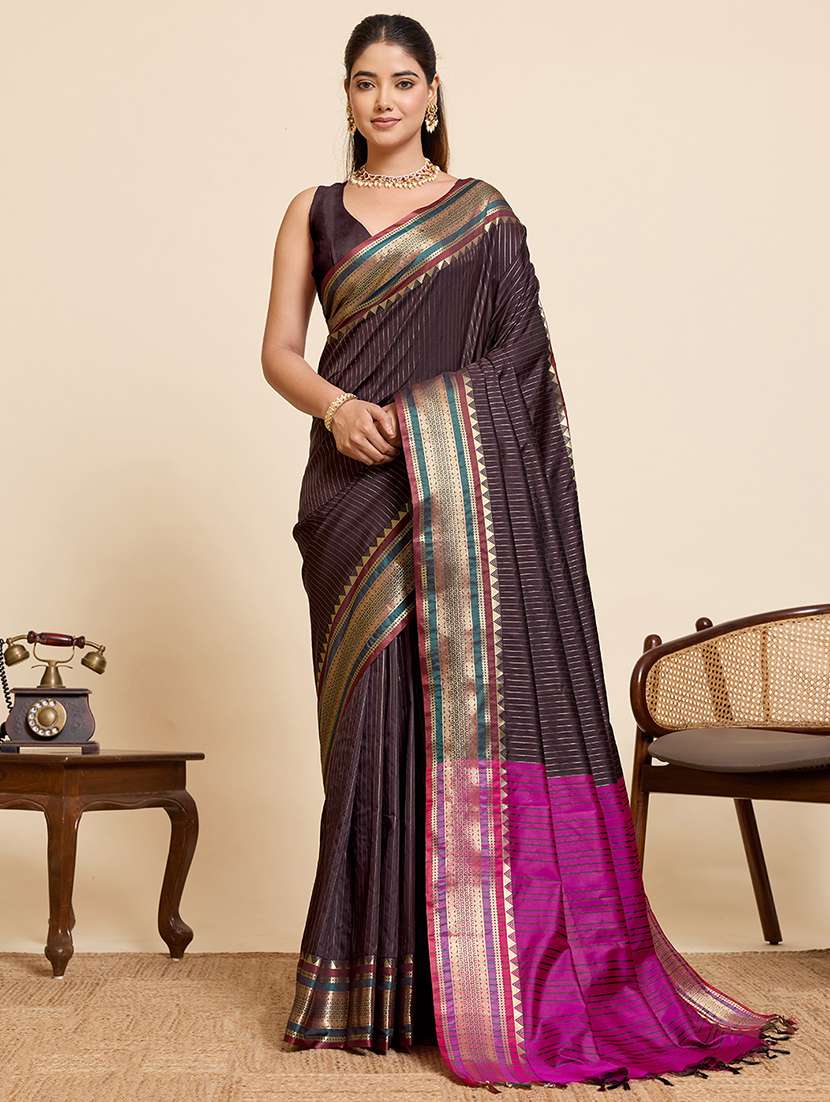 women printed saree with attached blouse with blouse