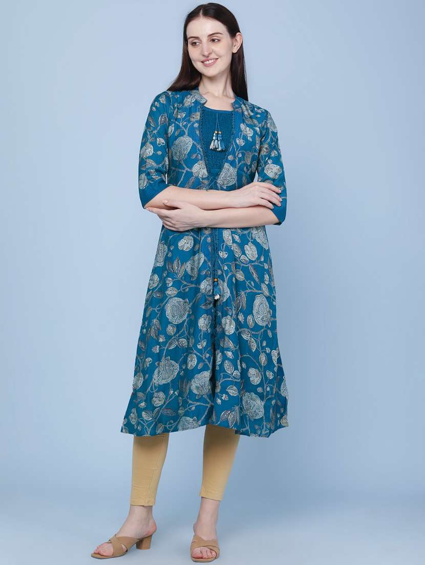 women printed three quarter sleeve kurta