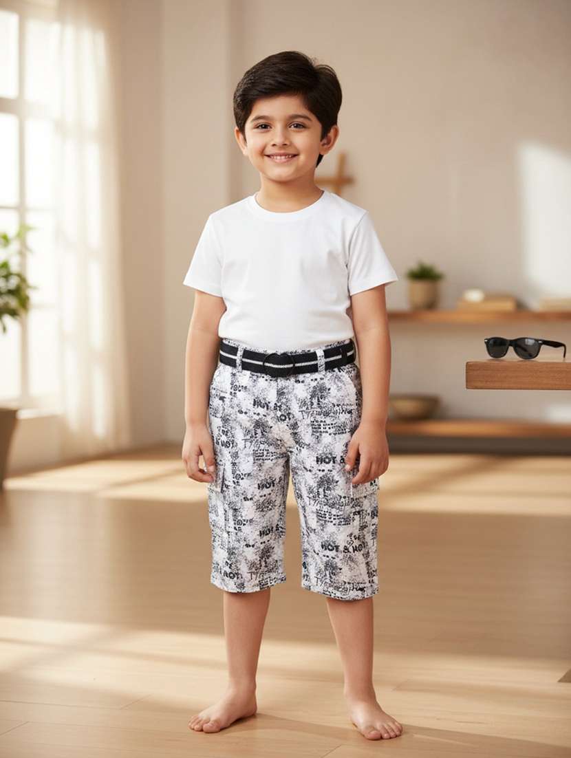 boys printed mid rise three fourth shorts