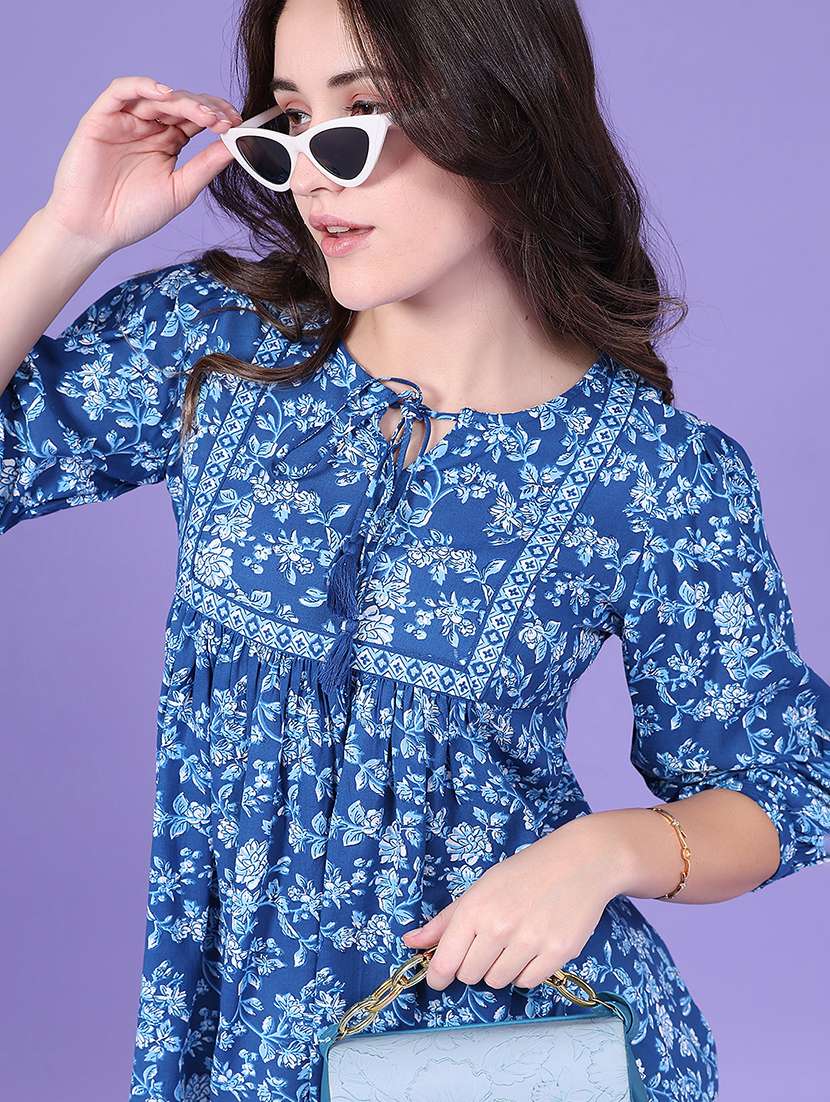 women printed three quarter sleeves flared top