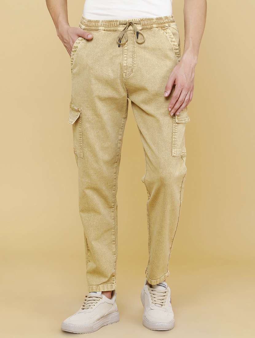 men solid mid rise regular fit cargo 