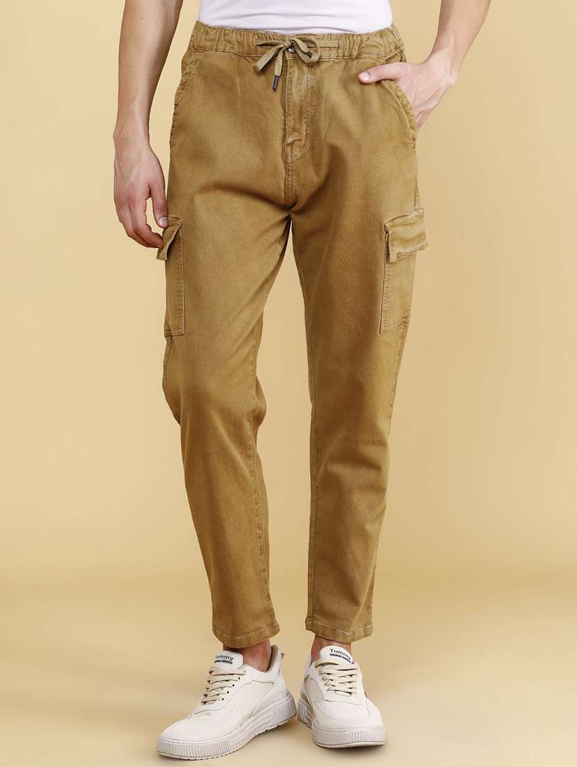 men solid mid rise regular fit cargo 