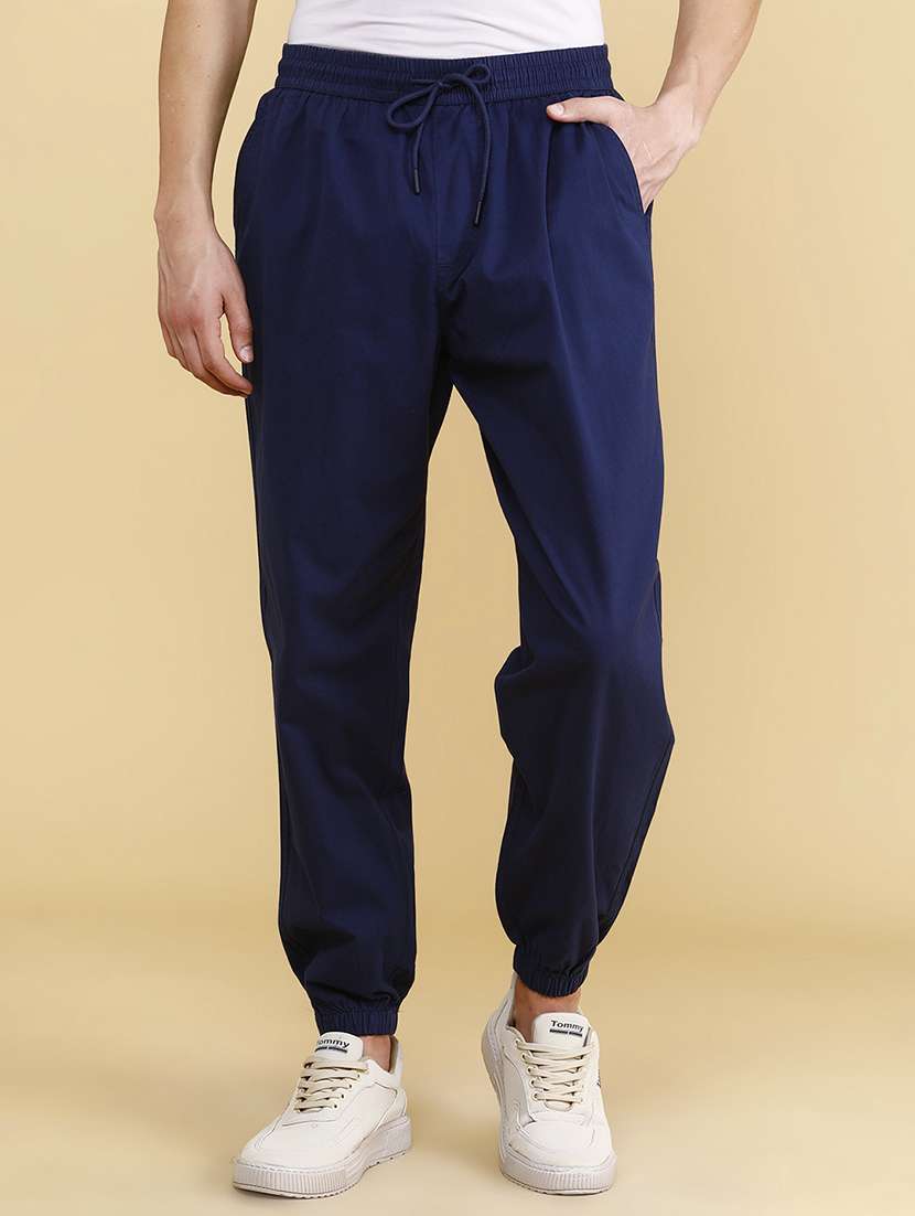men solid mid rise regular fit jogger