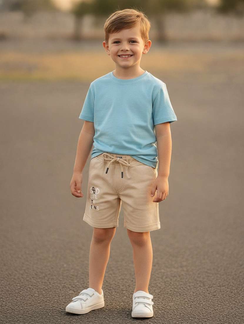 boys printed mid rise regular fit shorts