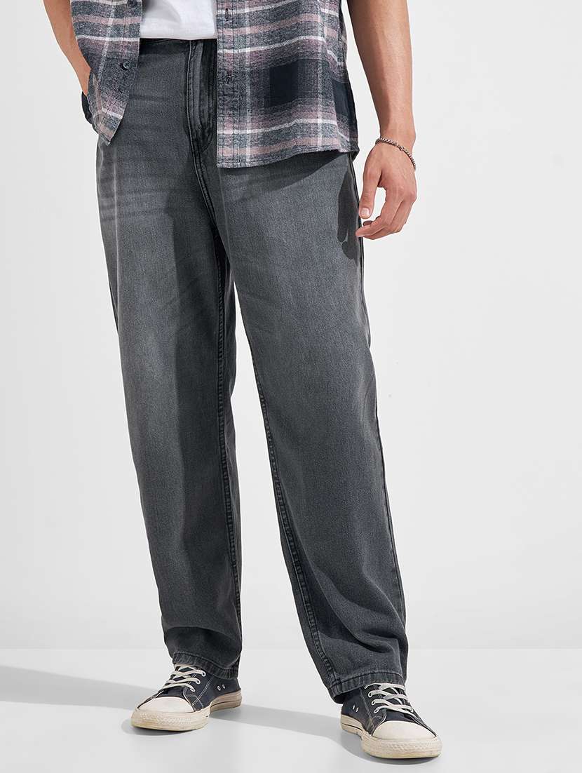 men washed mid rise jeans 