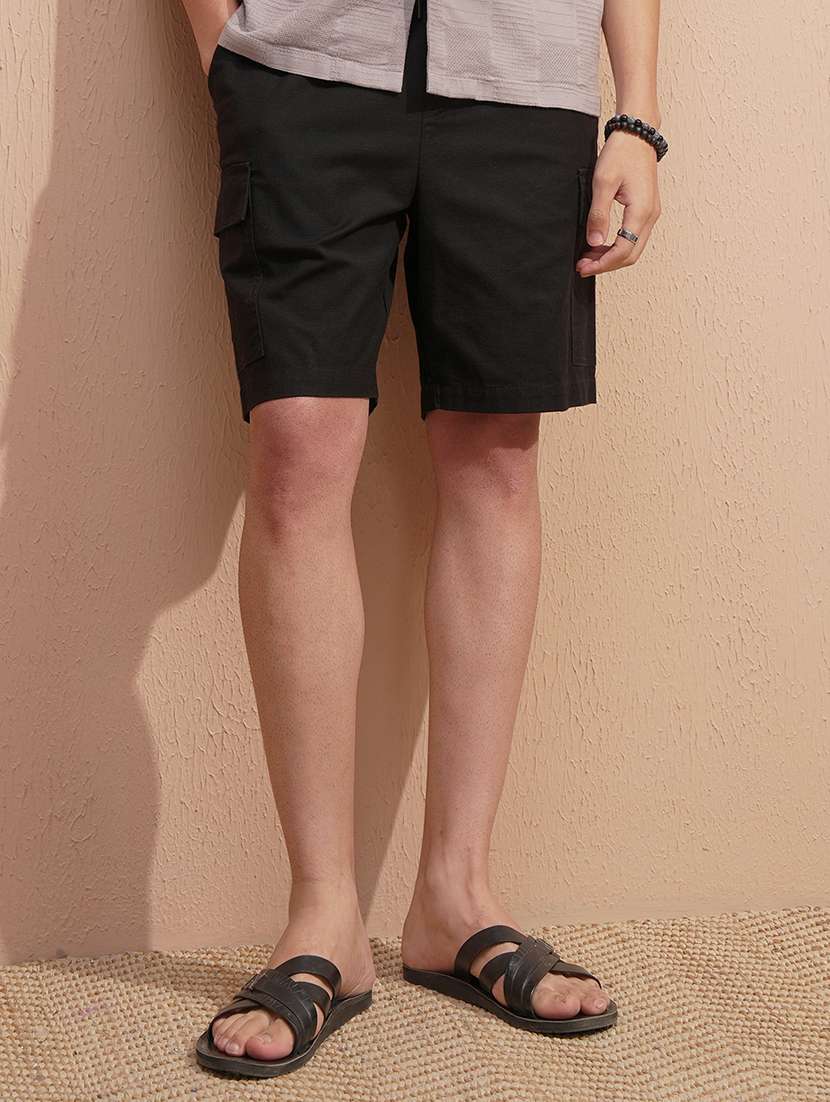  men black loose fit cargo shorts