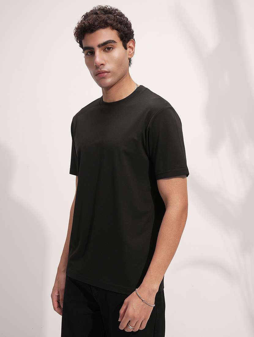 men black cotton blend plain t-shirt - 22469337 -  Standard Image - 3