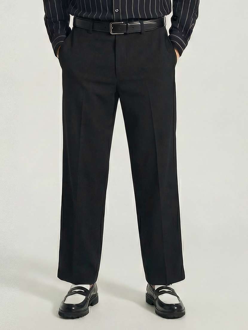 men black cotton regular fit solid trouser