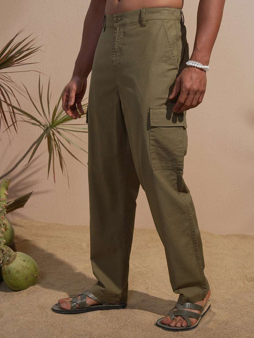men solid mid rise regular fit cargo  - 22469499 -  Standard Image - 3