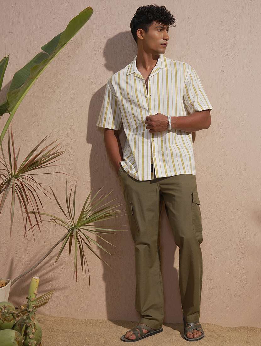 men solid mid rise regular fit cargo  - 22469499 -  Standard Image - 5