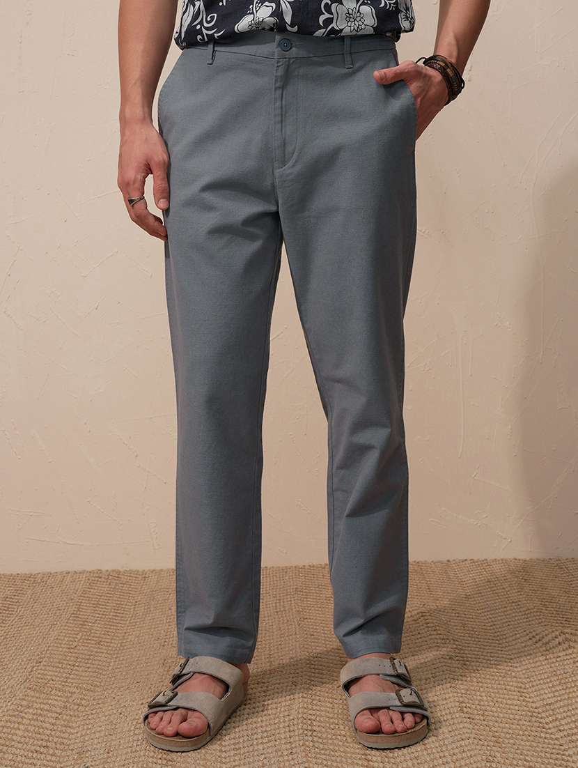 men solid mid rise chinos casual trouser