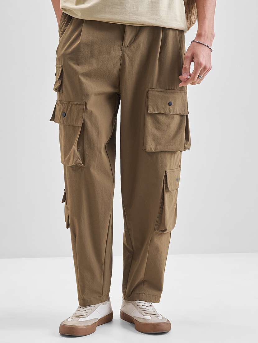 men solid mid rise baggy cargo