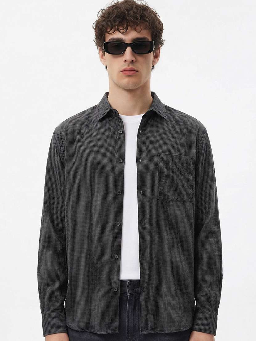 men collared long sleeve casual shirt