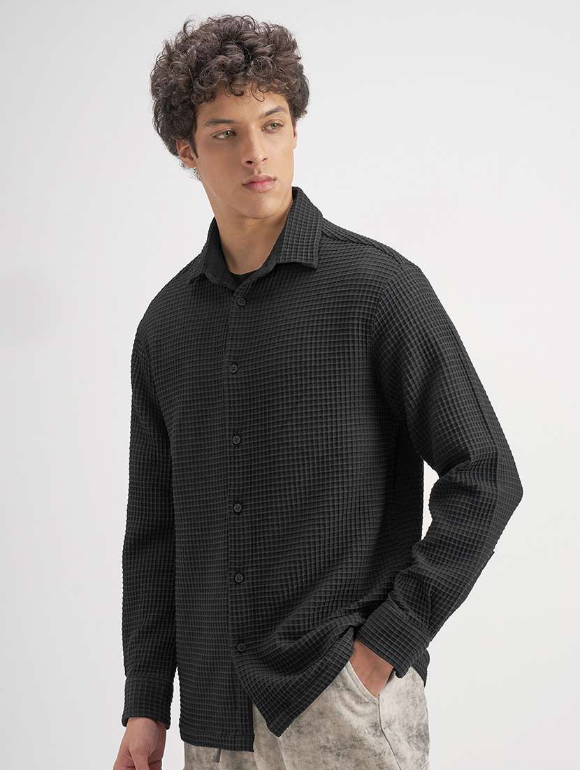 men black polyester casual shirt - 22469671 -  Standard Image - 3
