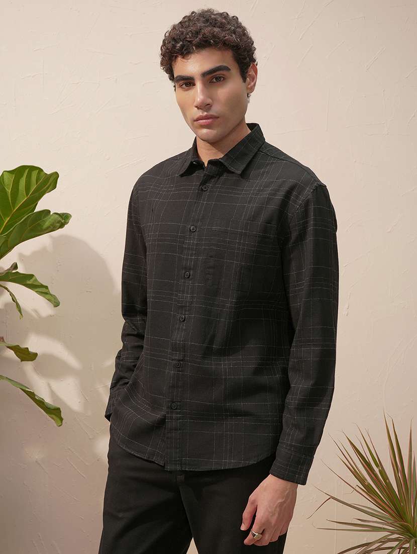 men collared long sleeve casual shirt