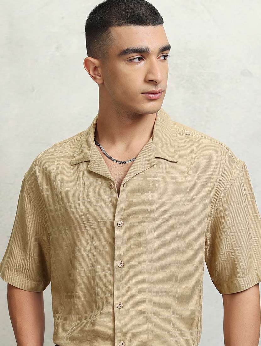 men self design short sleeve regular fit casual shirt