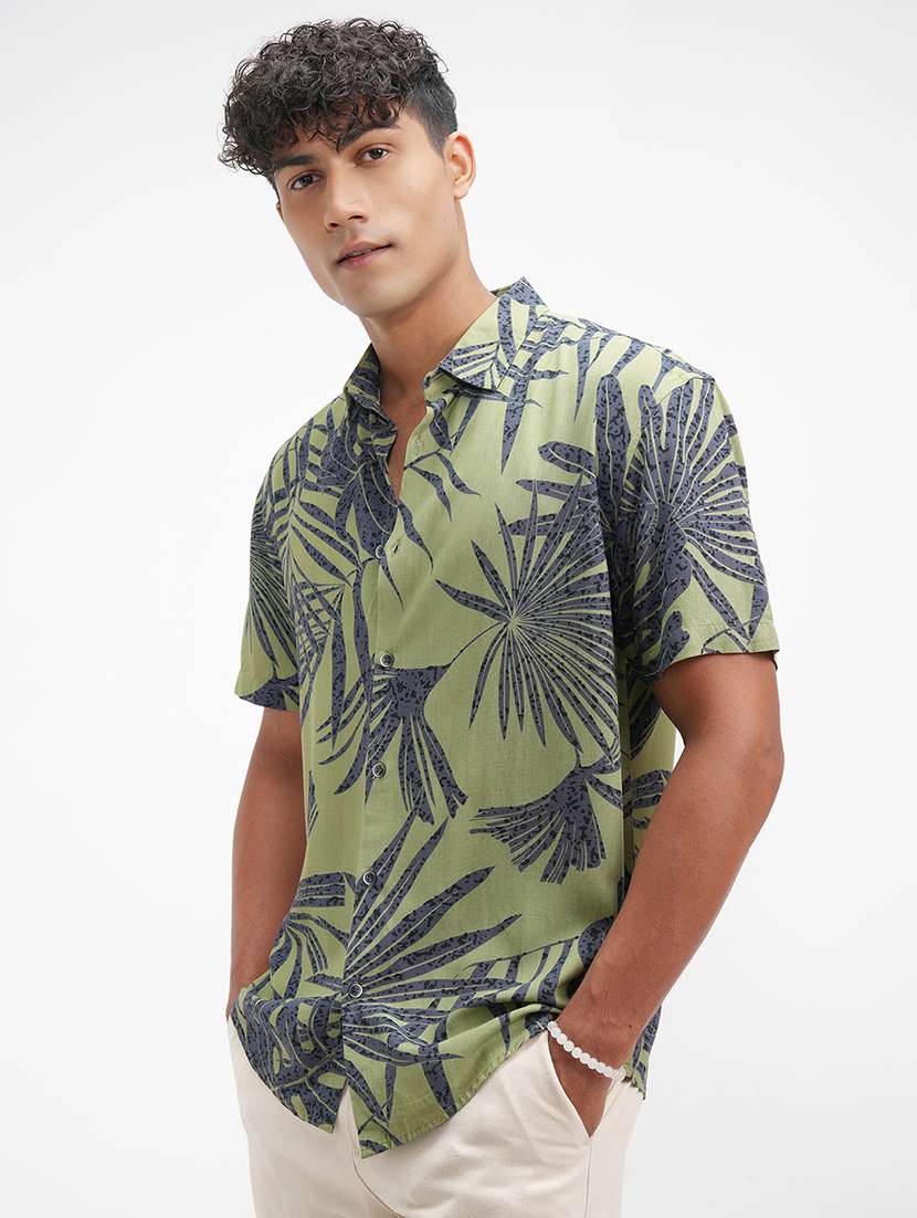 men printed short sleeve regular fit casual shirt - 22470038 -  Standard Image - 3
