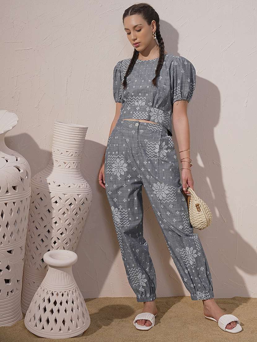 women printed cotton t-shirt & jogger co-ords