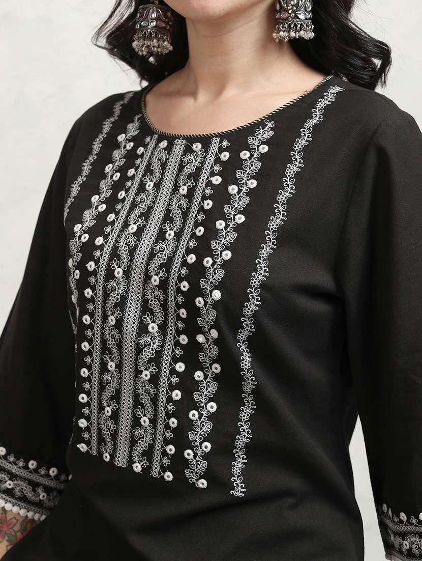 women self design black kurta pant set - 22471464 -  Standard Image - 5