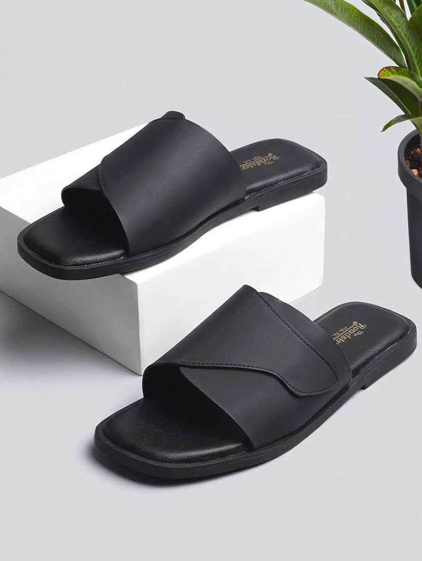 men solid slip on sandal