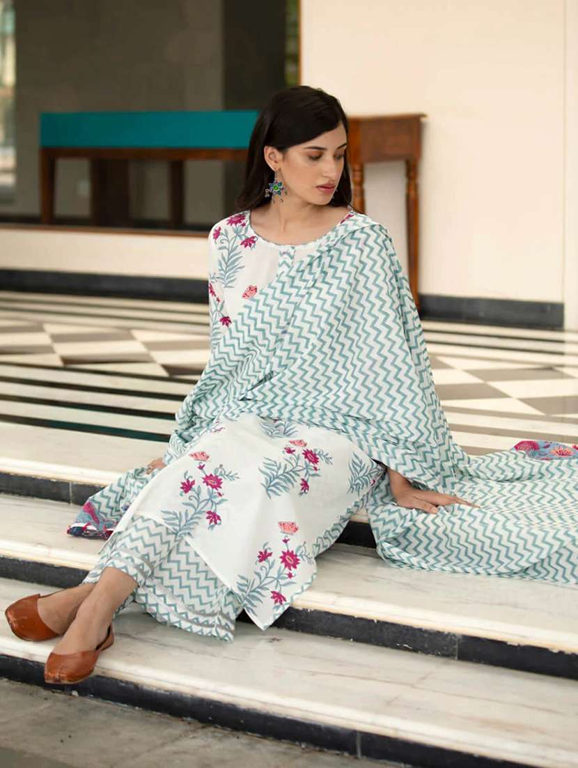 women multi colored suit set - 22471646 -  Standard Image - 5