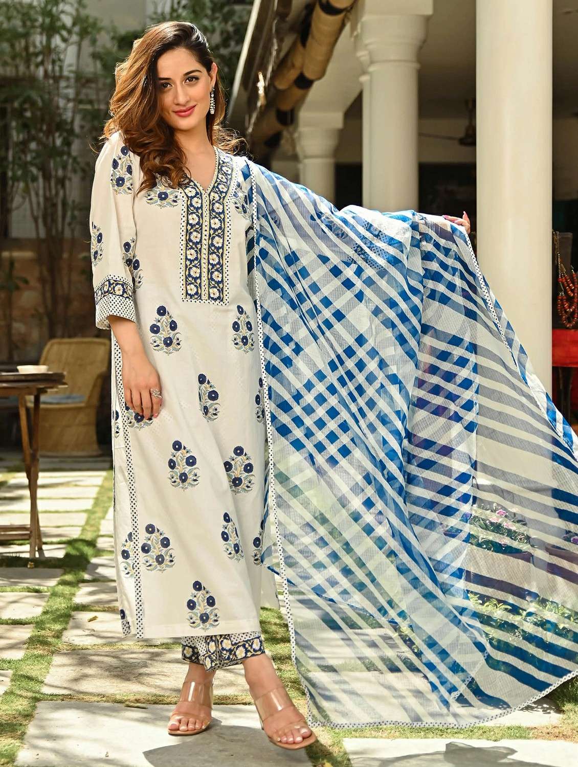 women blue suit set - 22471654 -  Standard Image - 3