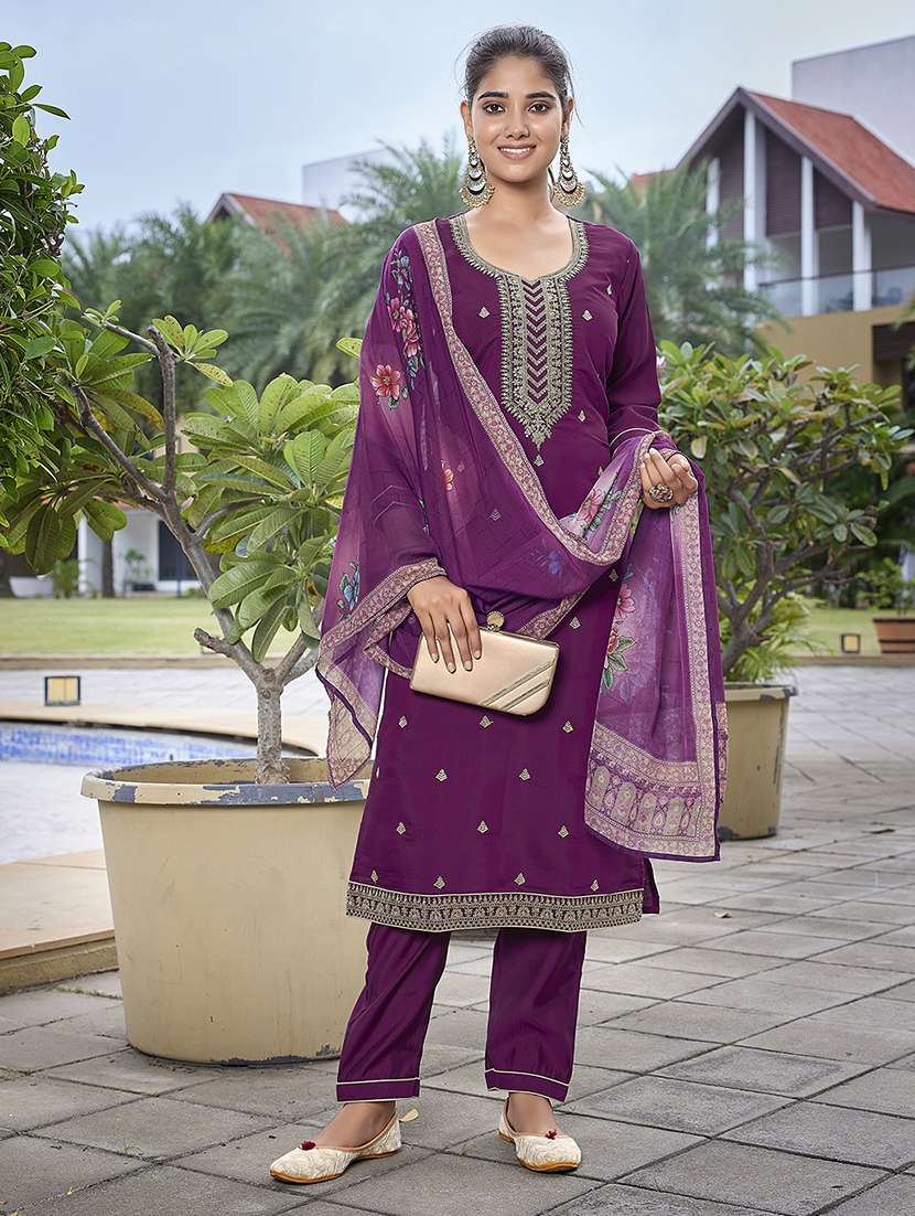 women purple suit set - 22471659 -  Standard Image - 3