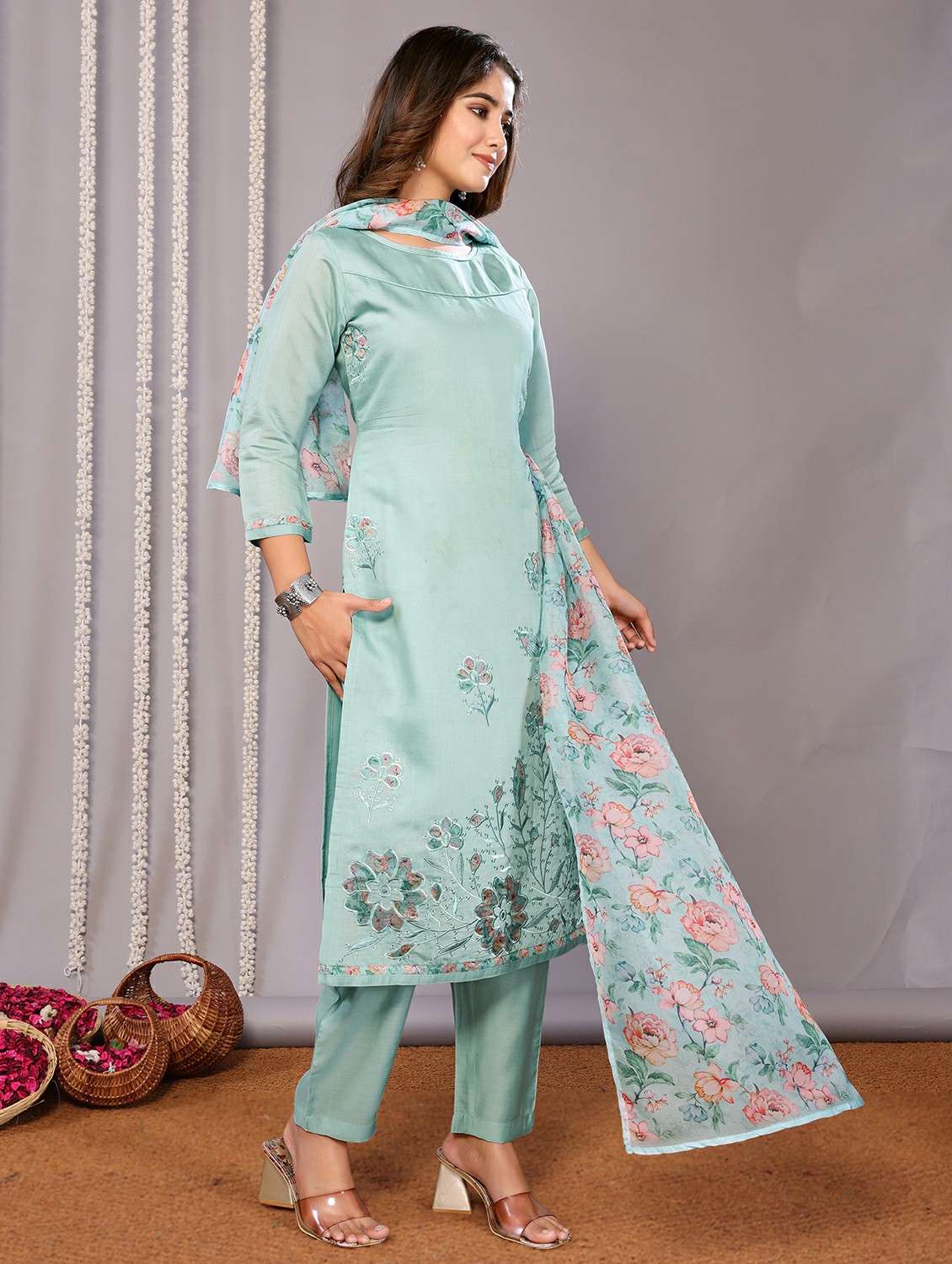 women blue suit set - 22471681 -  Standard Image - 3