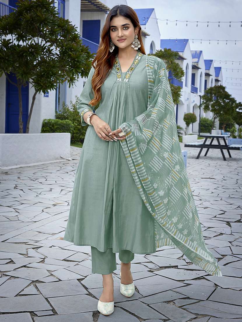 women green suit set