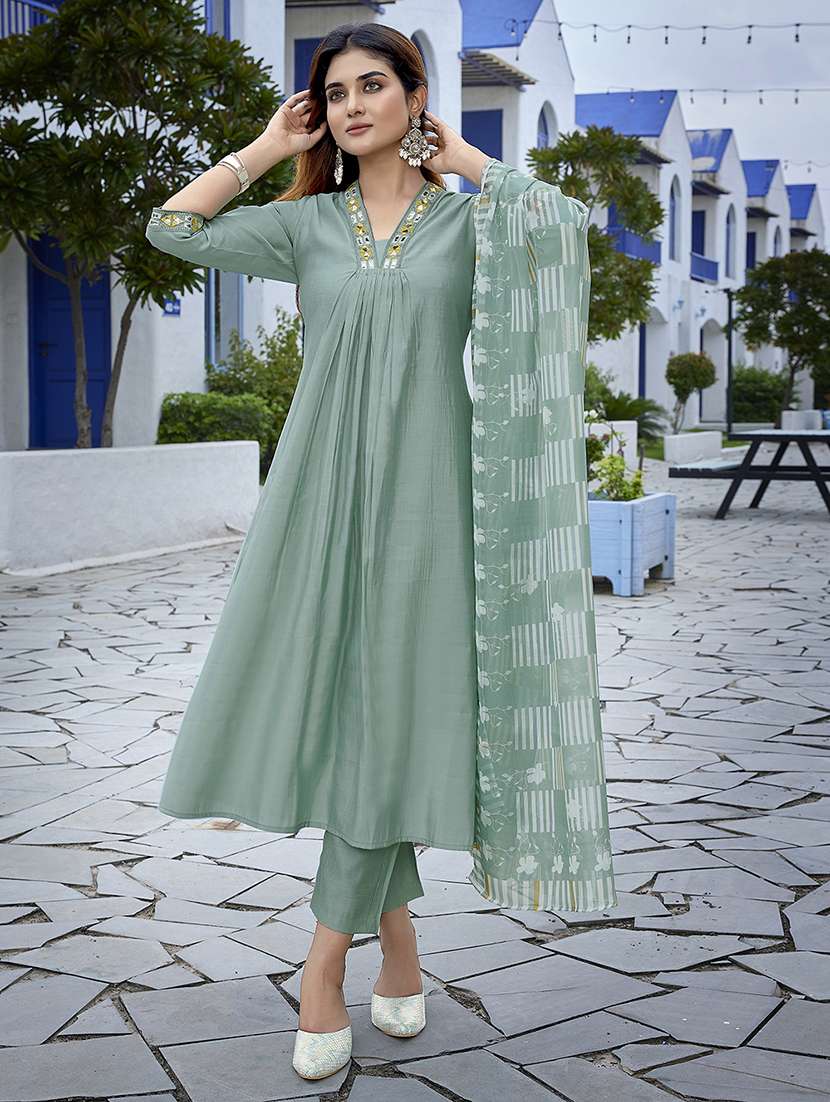 women green suit set - 22471688 -  Standard Image - 3