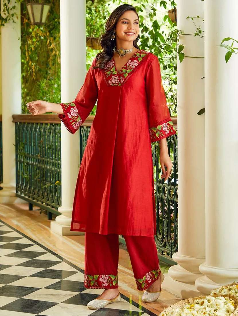 women red suit set - 22471689 -  Standard Image - 3