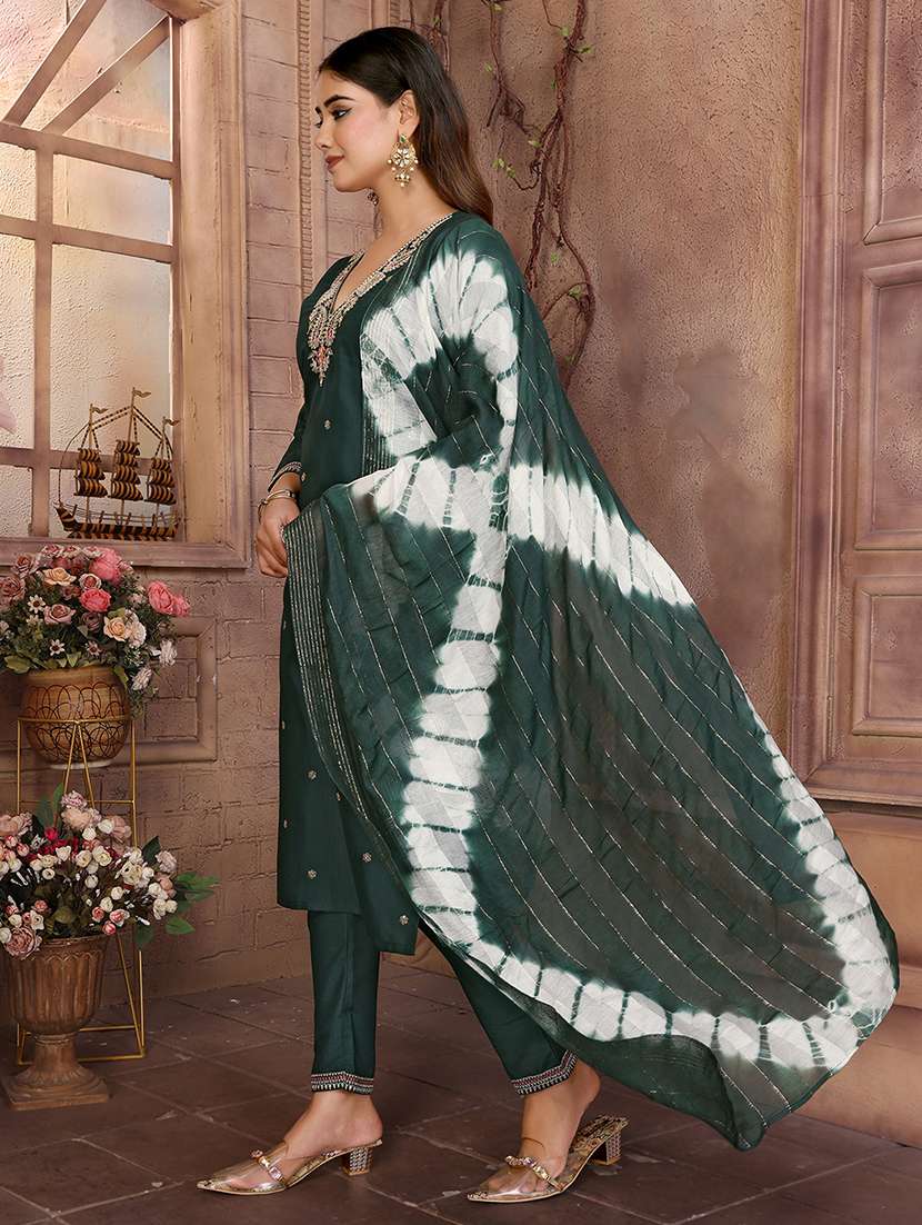 women green suit set - 22471709 -  Standard Image - 3