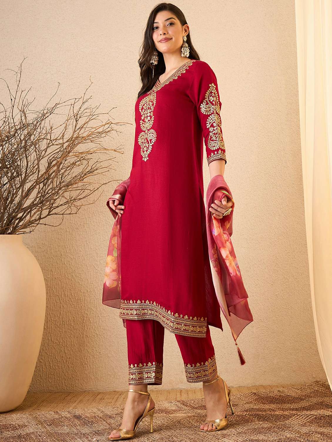 women maroon suit set - 22471737 -  Standard Image - 3