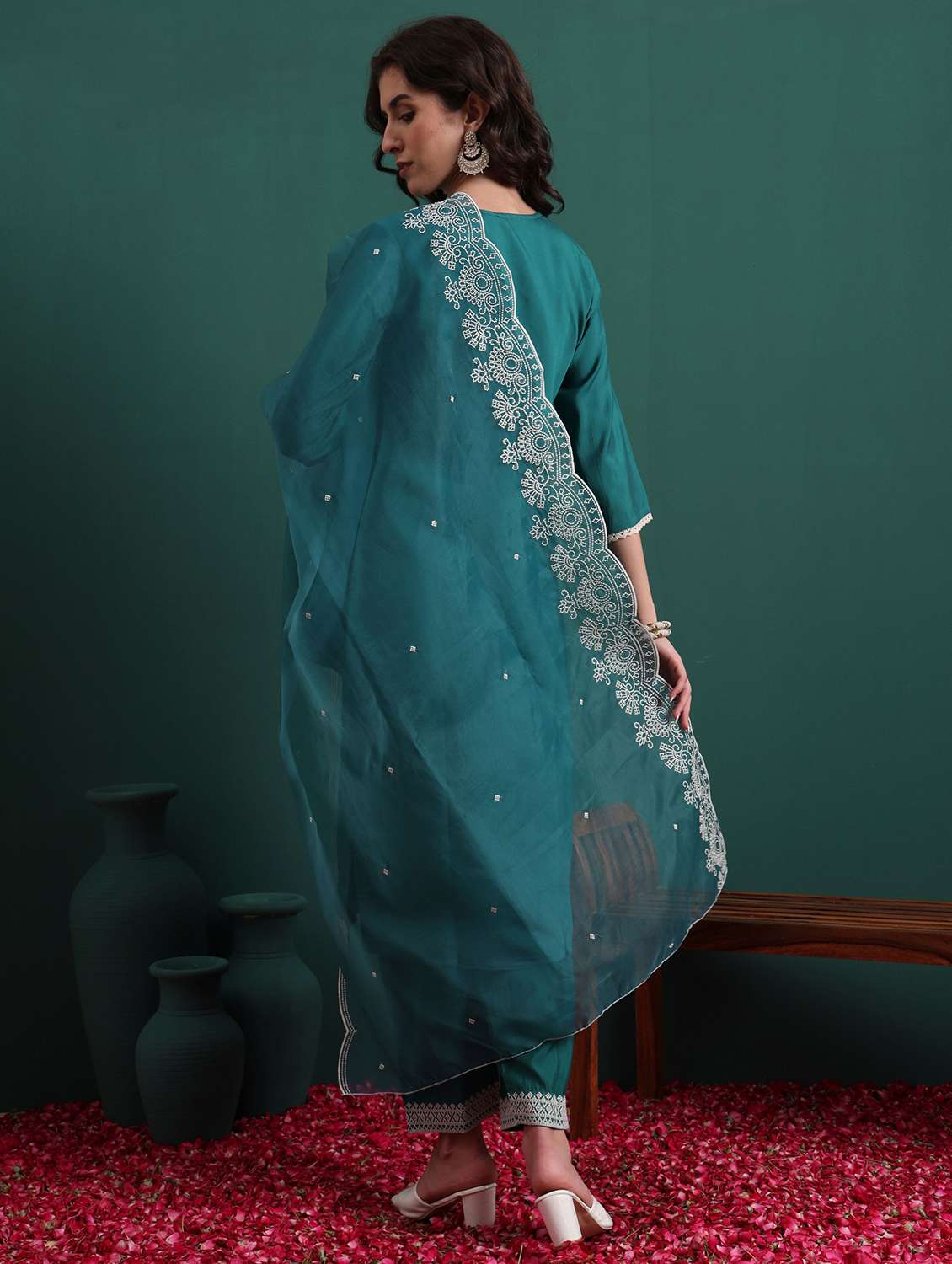 women green suit set - 22471766 -  Standard Image - 3