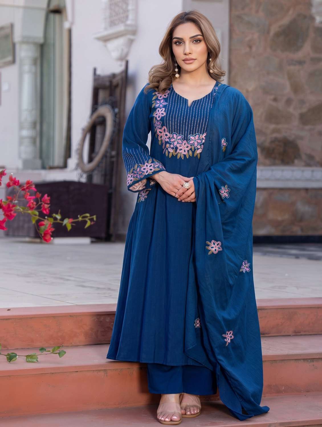 women embroidered three quarter sleeves kurta pant set with dupatta - 22471788 -  Standard Image - 3