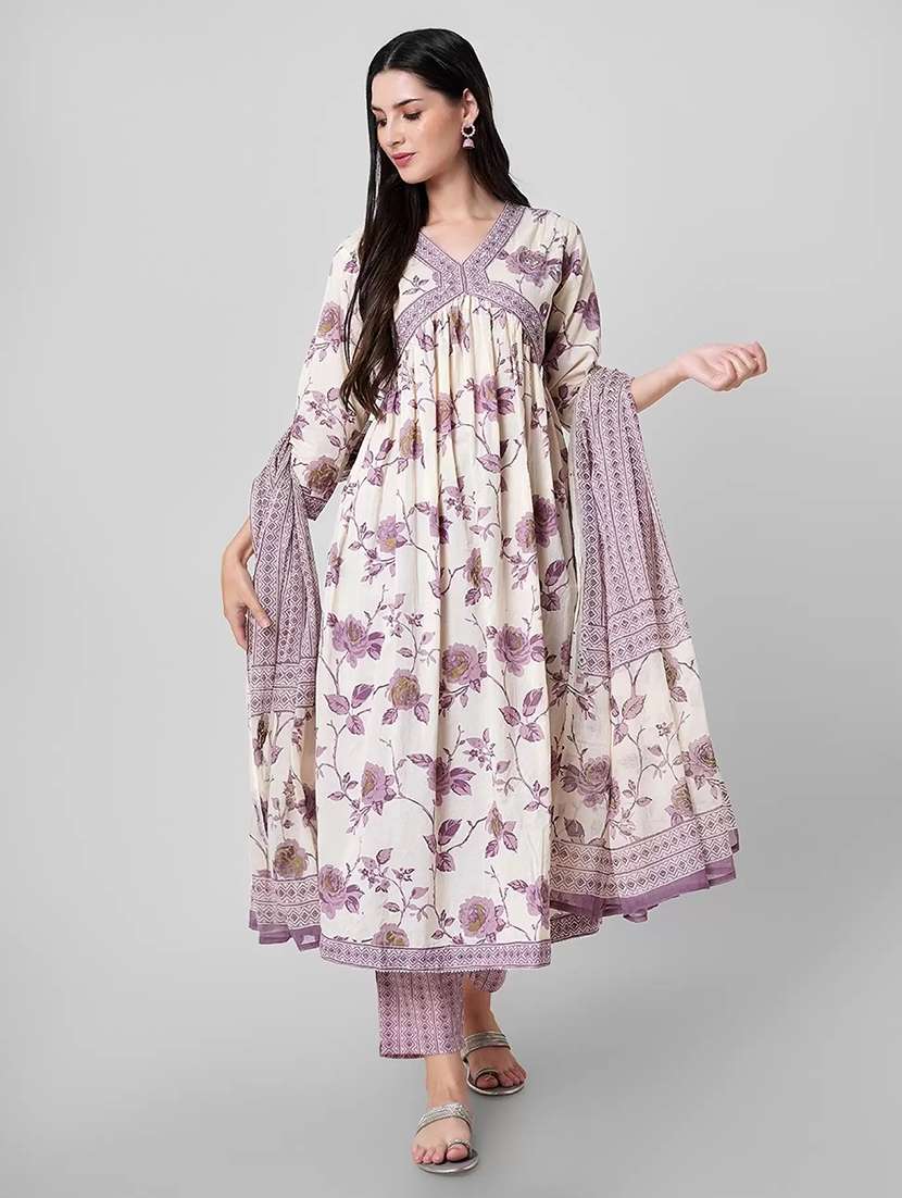 women printed three quarter sleeves kurta pant set with dupatta