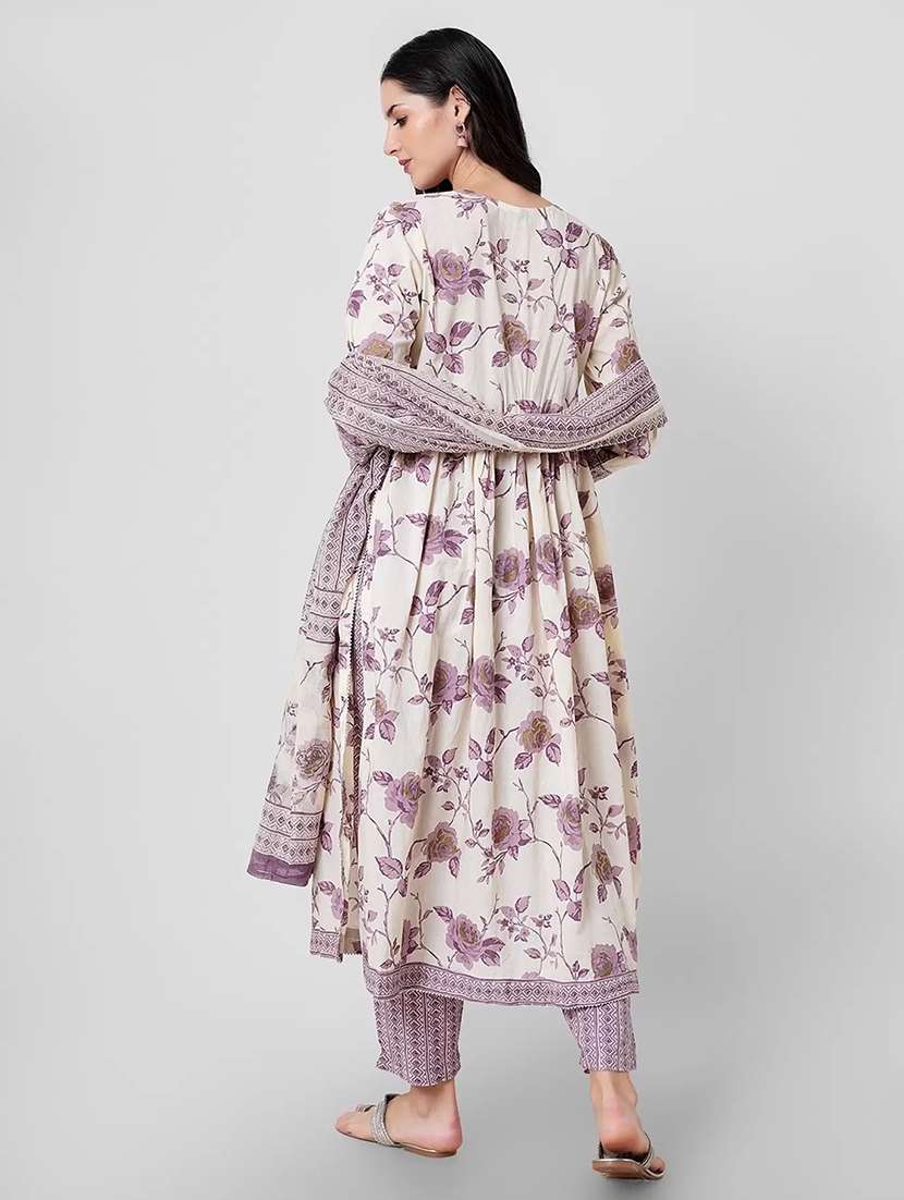 women printed three quarter sleeves kurta pant set with dupatta - 22471790 -  Standard Image - 3
