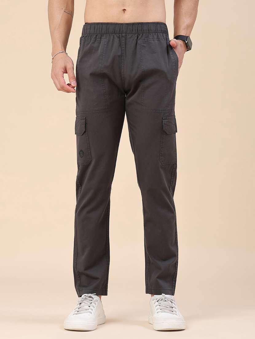 men solid mid rise regular fit cargo 