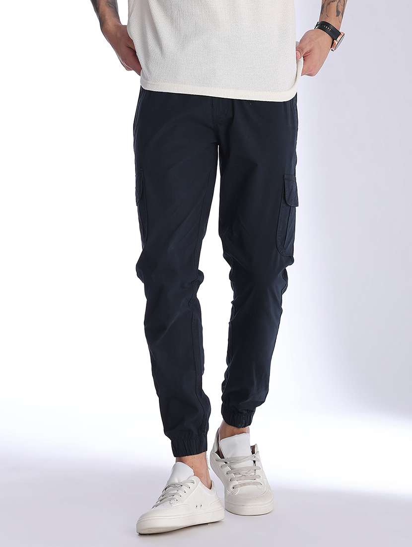 men solid mid rise regular fit jogger