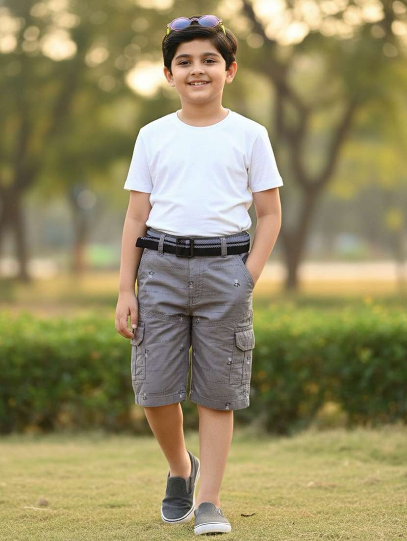 boys printed mid rise three fourth shorts