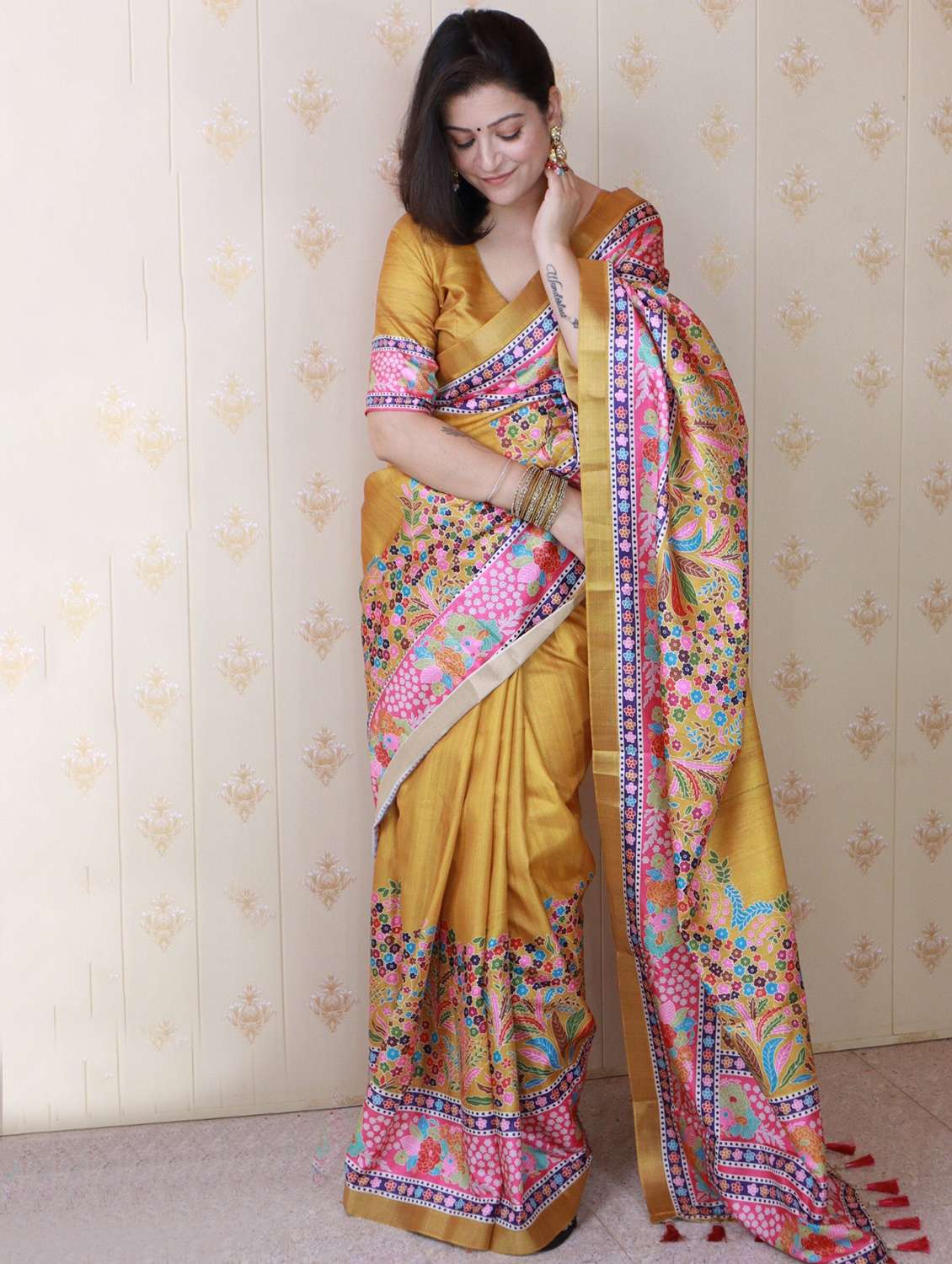 women printed casual wear saree with blouse