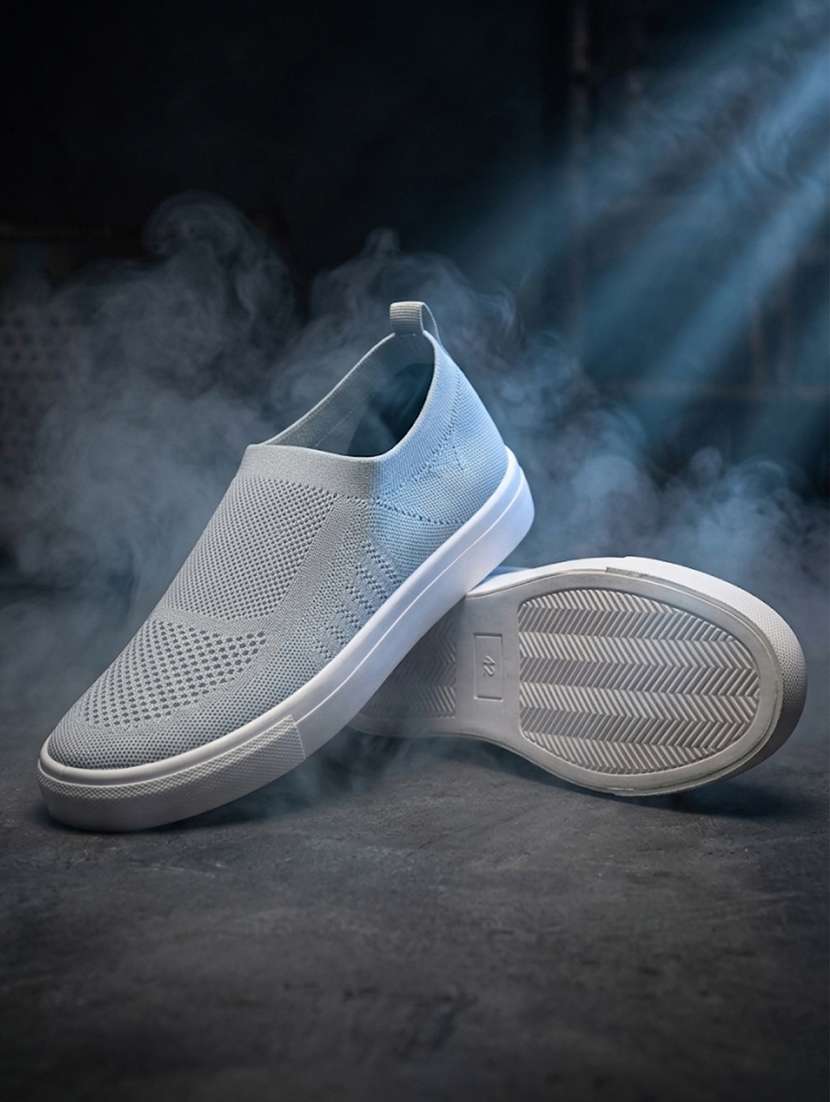 men solid grey slip on sneaker