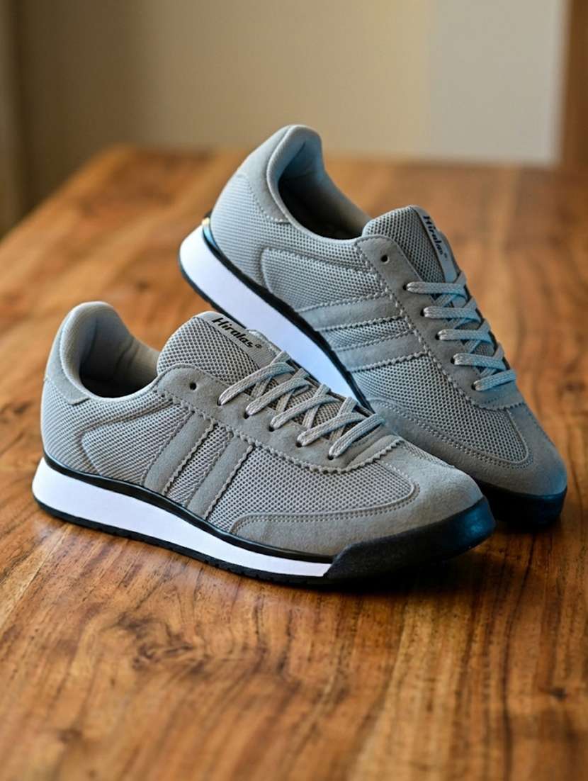 men grey lace up sneaker