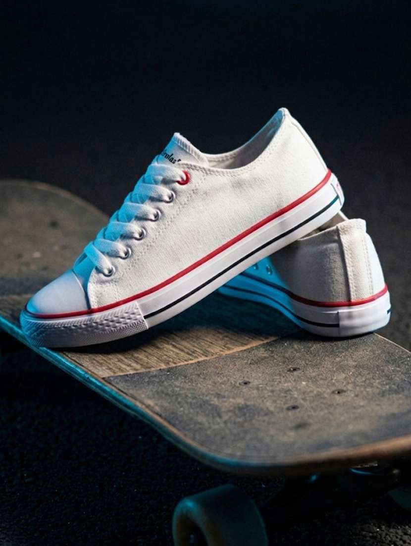 women white lace-up casual shoe