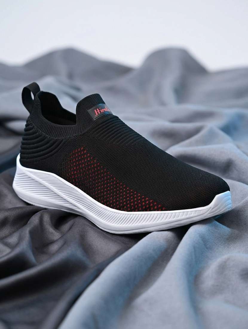 men solid black lace up shoe