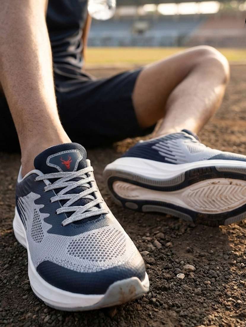 men solid grey lace up shoe