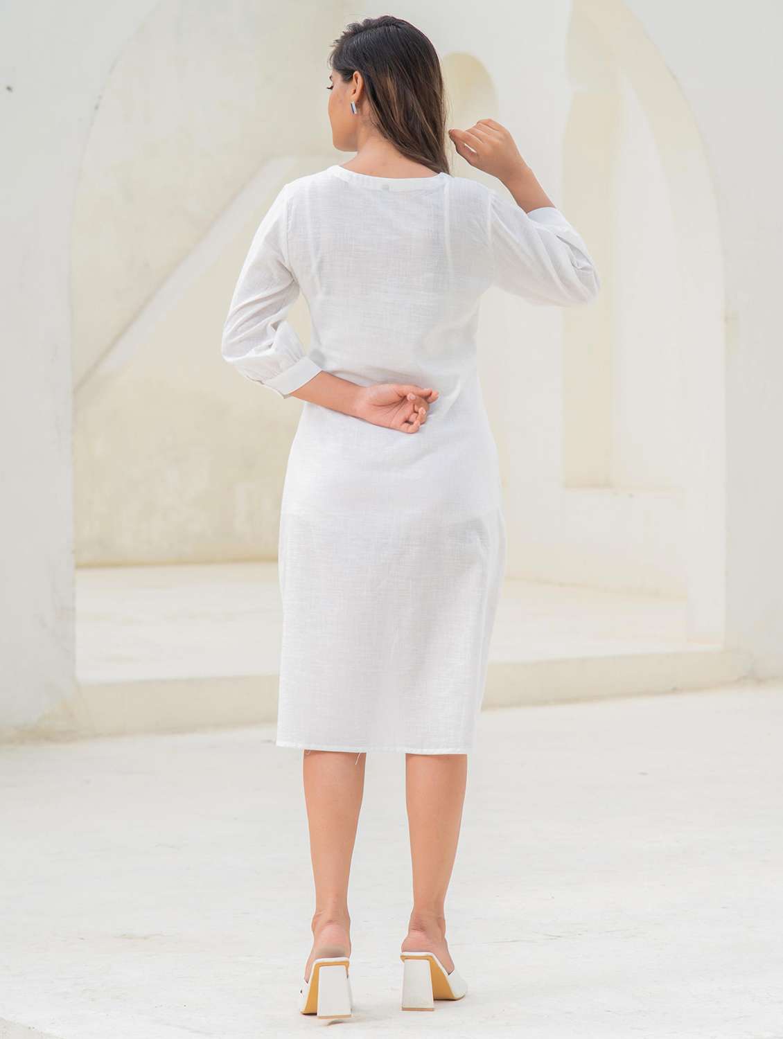 women  white cotton straight kurta - 22473124 -  Standard Image - 3