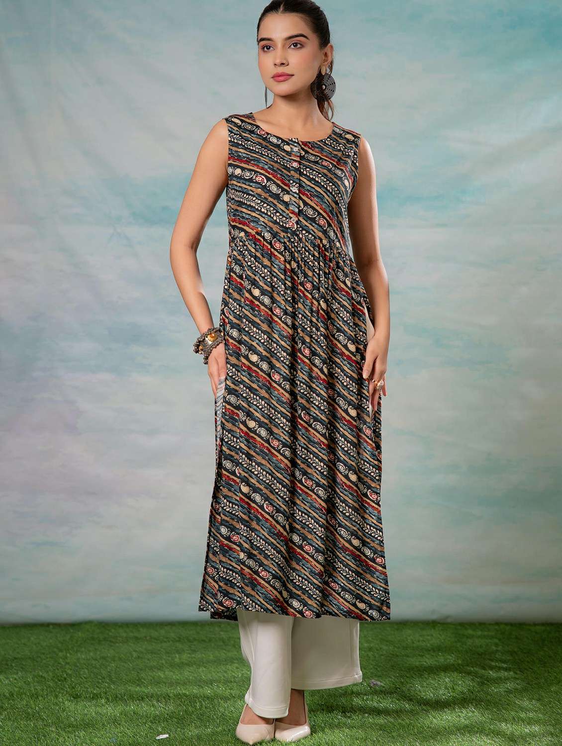 women printed sleeveless a-line kurta