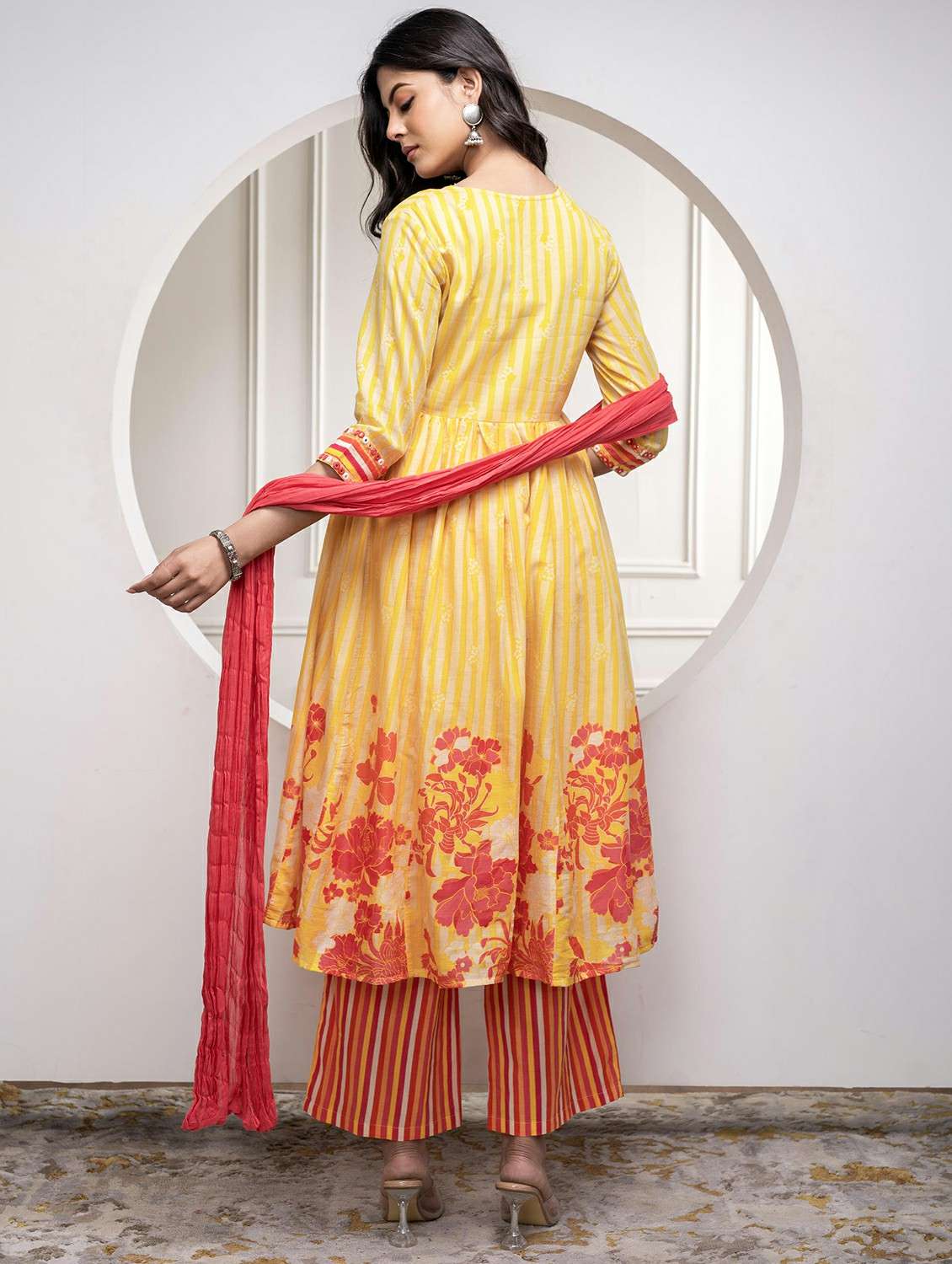 women mustard kurta salwar dupatta set - 22473160 -  Standard Image - 3