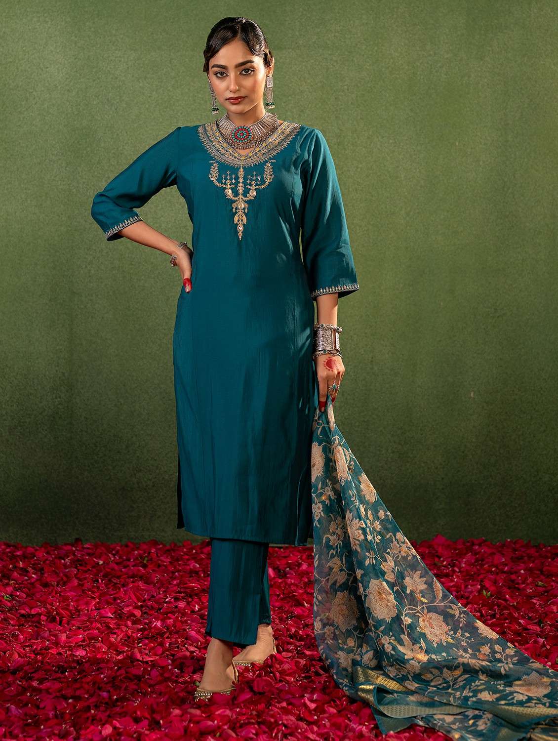 women green kurta salwar set